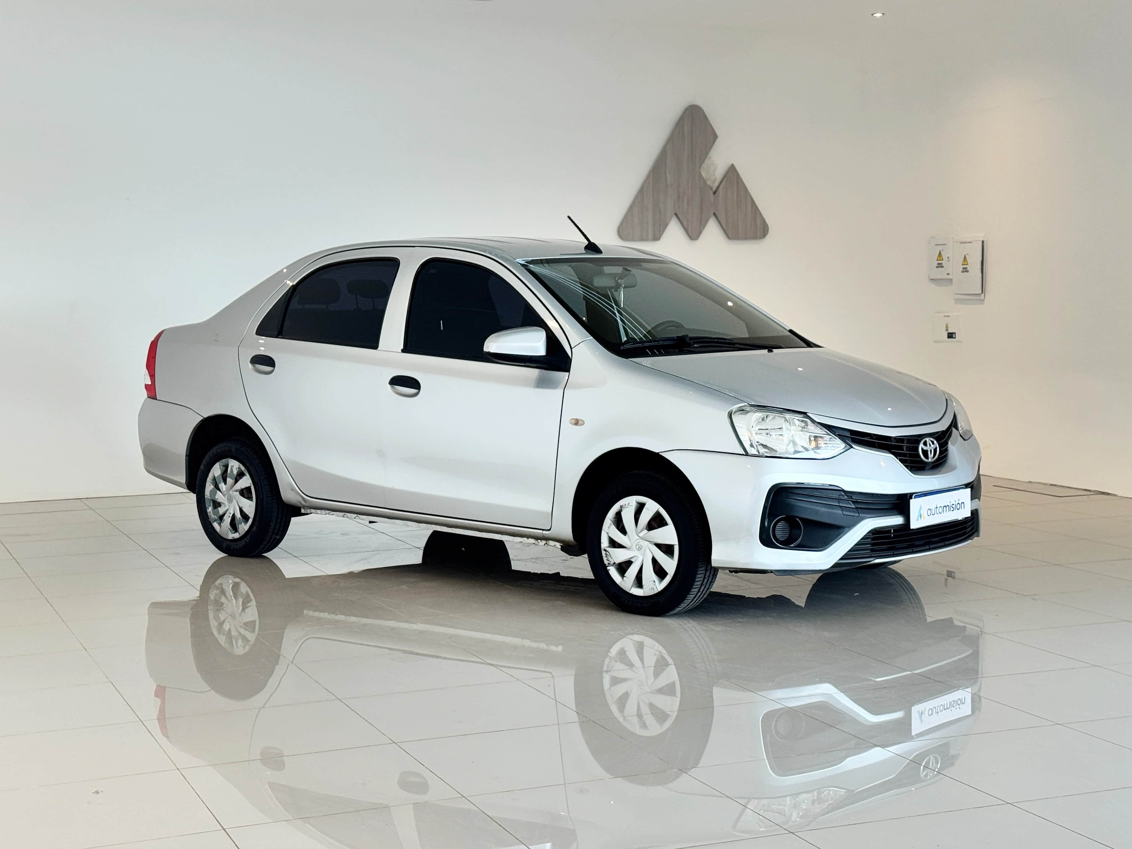 TOYOTA ETIOS - Vista principal